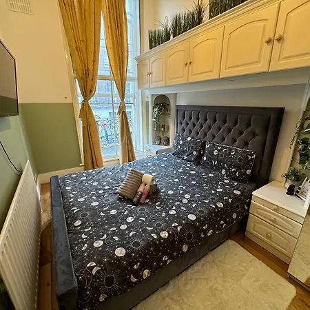 Central And Affordable Flat For 6 People In Zone 1 - Baker Street - With Breakfast Included Лондон Экстерьер фото
