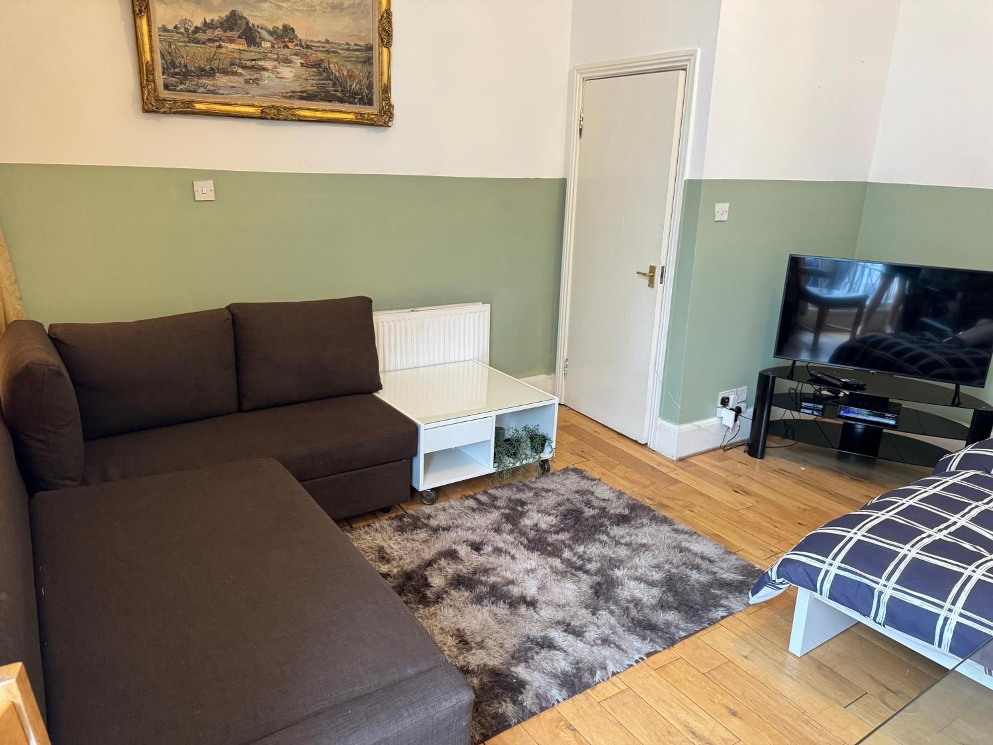 Апартаменты And Affordable Flat For 6 People In Zone 1 - Baker Street - With Breakfast Included Лондон