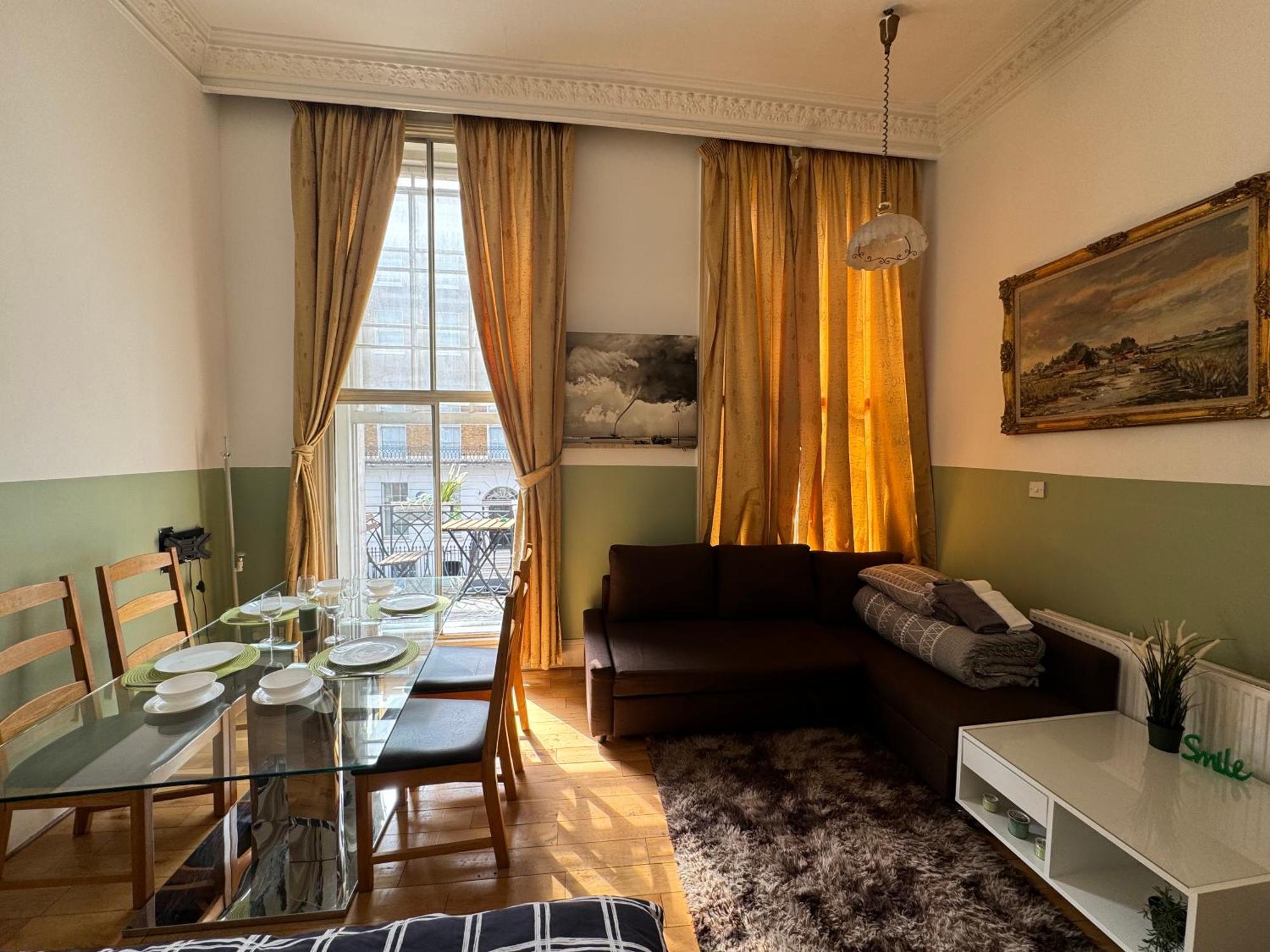 And Affordable Flat For 6 People In Zone 1 - Baker Street - With Breakfast Included * Лондон