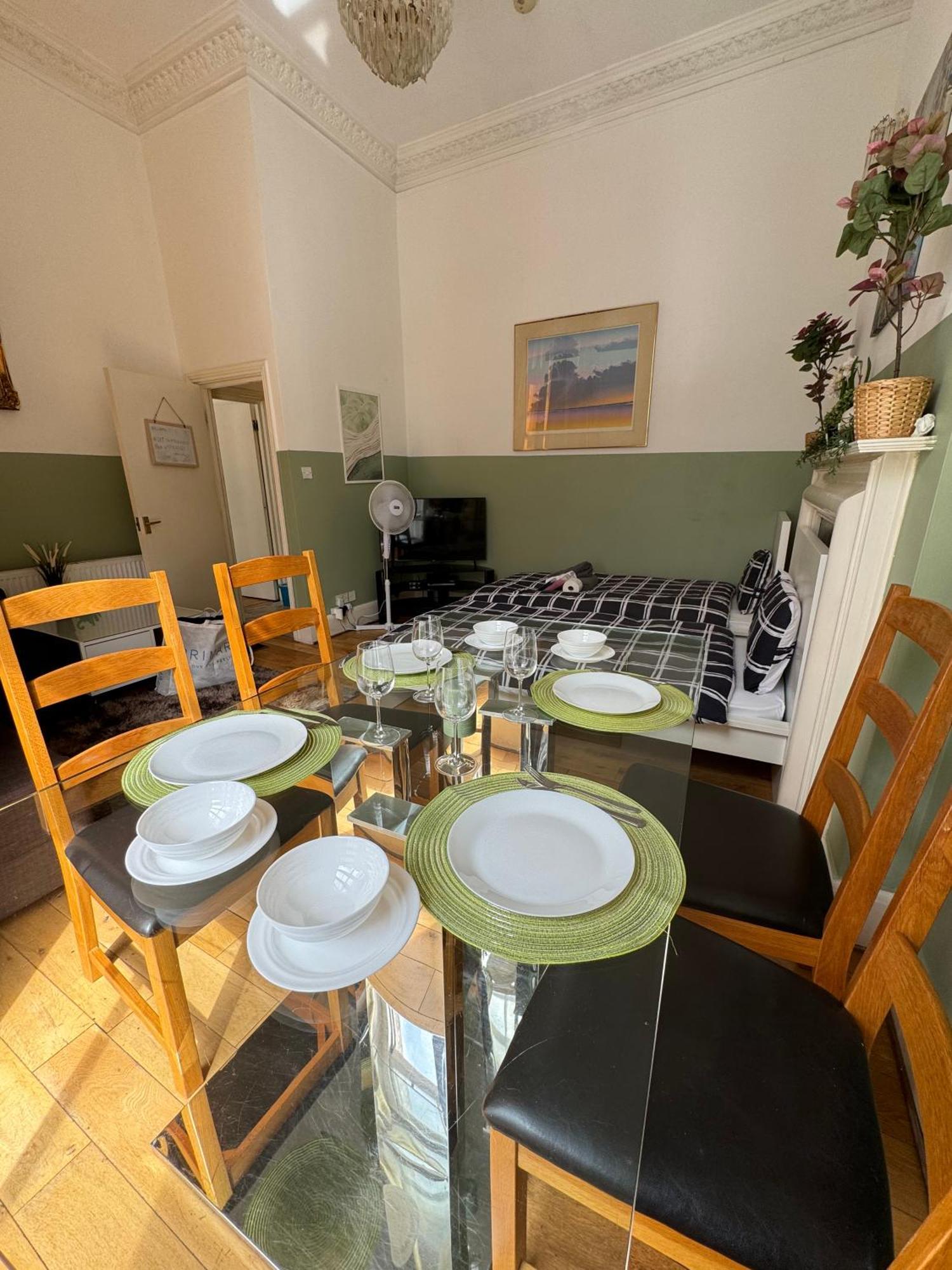Апартаменты And Affordable Flat For 6 People In Zone 1 - Baker Street - With Breakfast Included *